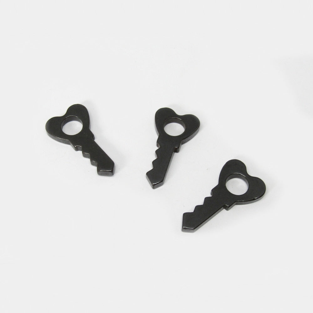 Dije Acerina Llave Corazon 34 x 18mm x 10pcs