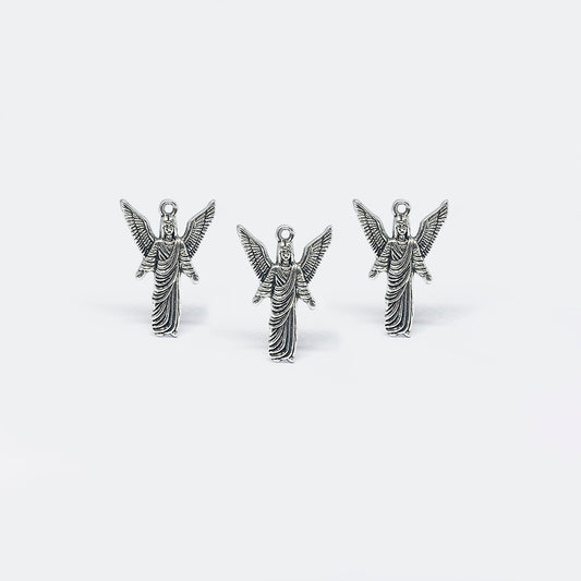 Pewter Dije Angel Gabriel 1696 25 x 17mm – Envejecido